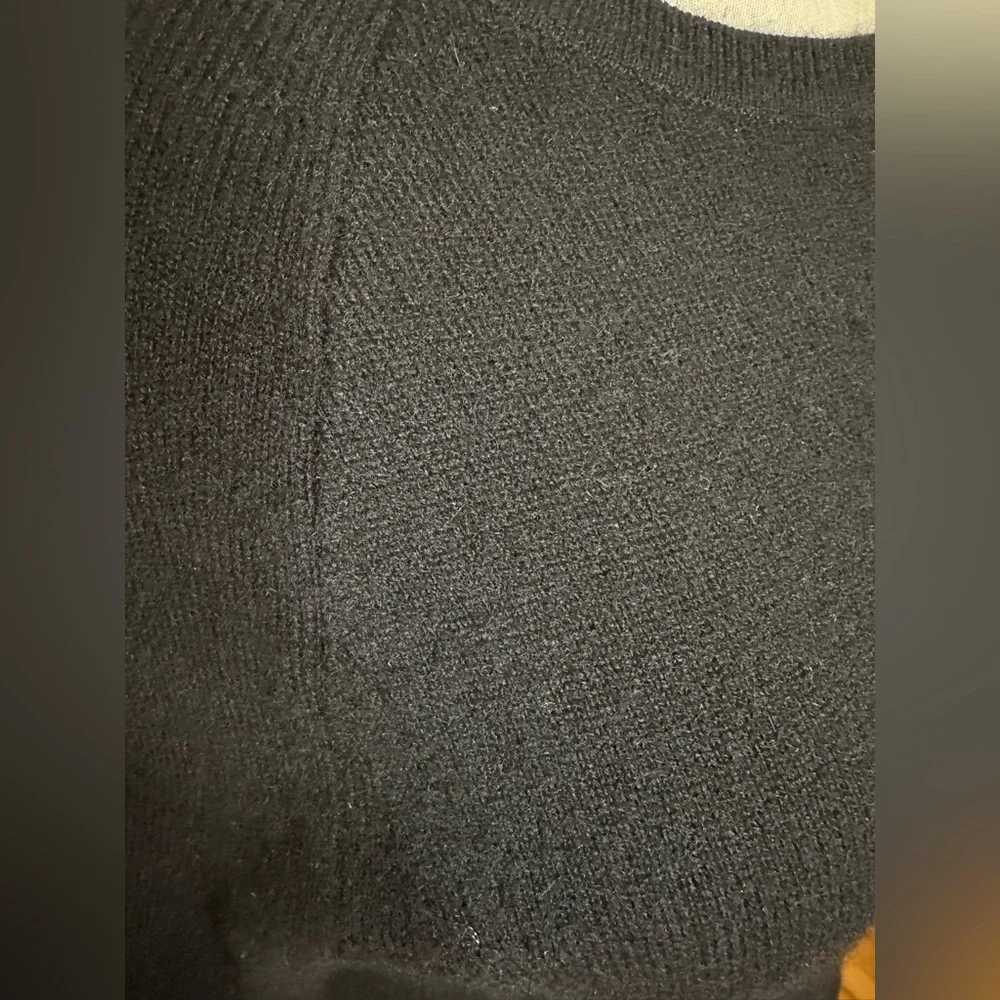 Soft & beautiful short sleeved black cashmere sweater dress by Aqua Size Medium - Picture 4 of 6